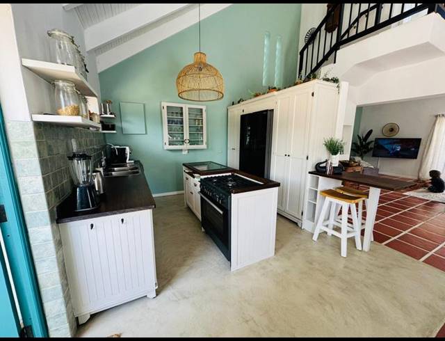 5 BEDROOM PROPERTY TO RENT IN SANDBAAI